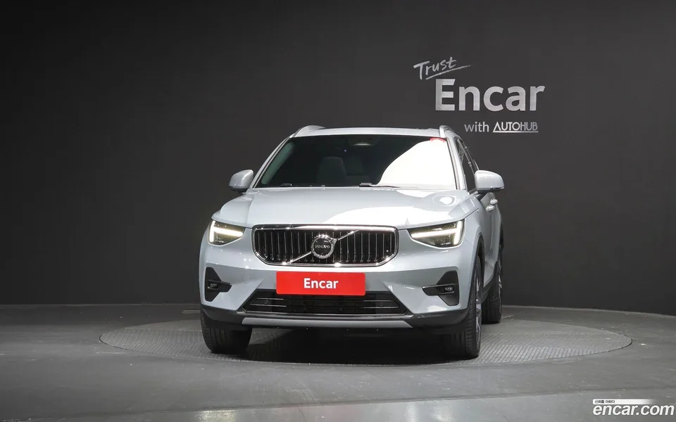Volvo XC40 B4 2024 — миниатюра 3