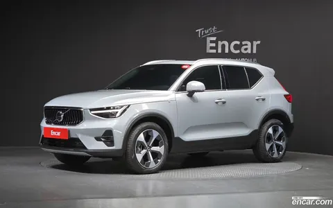 Volvo XC40 2024 купить в Москве