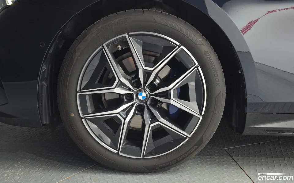 BMW 5 Series 520i M 2025 — миниатюра 5