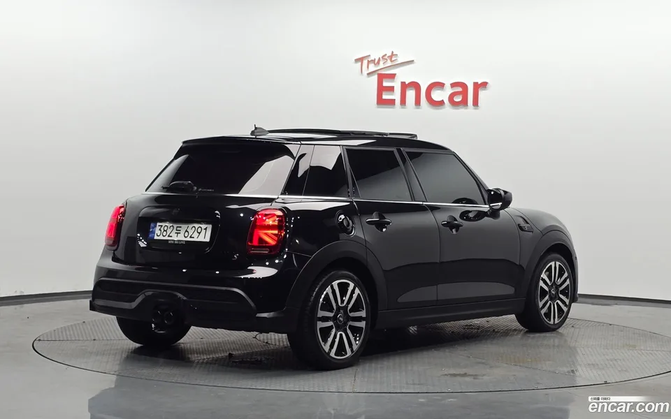 MINI Cooper S 5 2024 — миниатюра 2