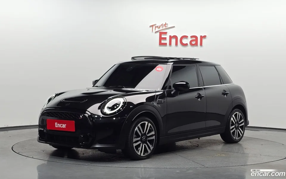 MINI Cooper S 5 2024 — фото 1, купить с доставкой в Москву