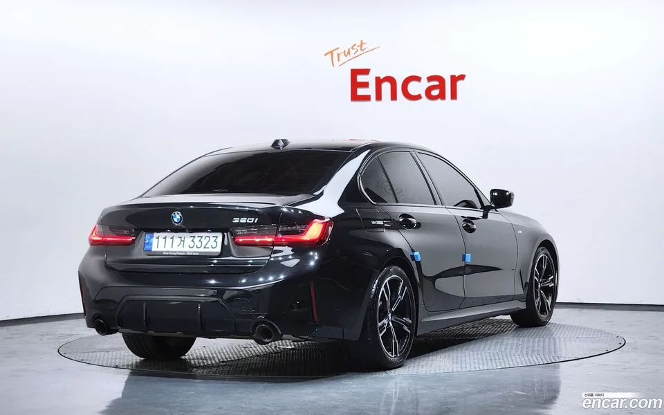 BMW 3 Series 320i M 2023 — миниатюра 2