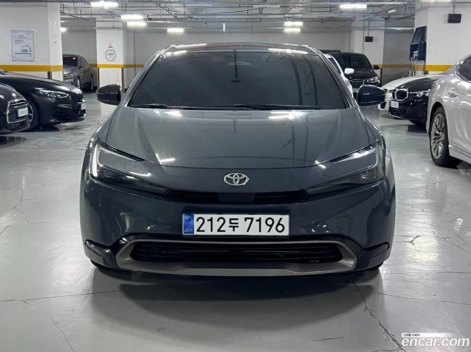 Toyota Prius 2.0 XLE 2025 — миниатюра 2