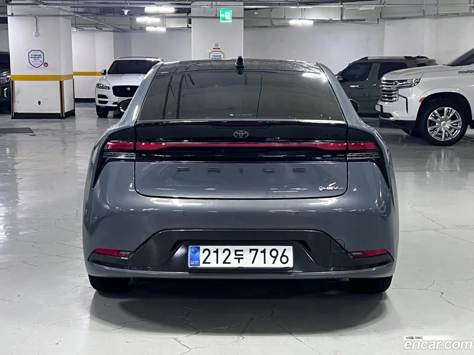 Toyota Prius 2.0 XLE 2025 — миниатюра 5