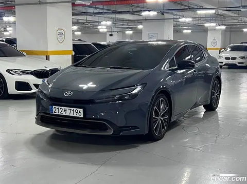 Toyota Prius 2025 купить в Москве