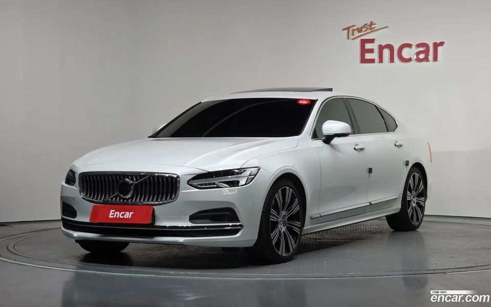 Volvo S90 B6 AWD 2022 — фото 1, купить с доставкой в Москву