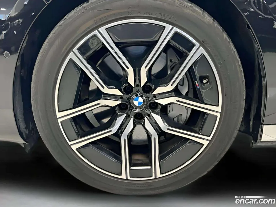 BMW i7 eDrive 50 M 2024 — миниатюра 2
