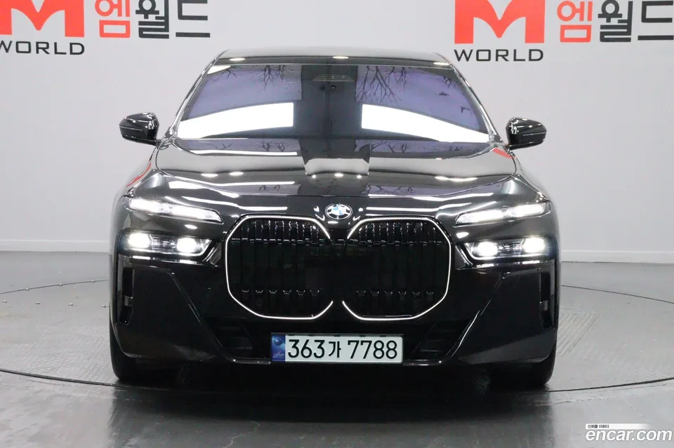 BMW 7 Series 740i xDrive M 2024 — миниатюра 2