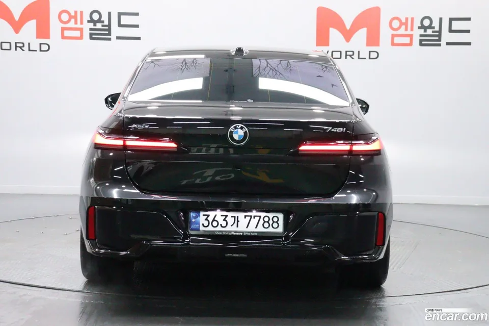 BMW 7 Series 740i xDrive M 2024 — миниатюра 3