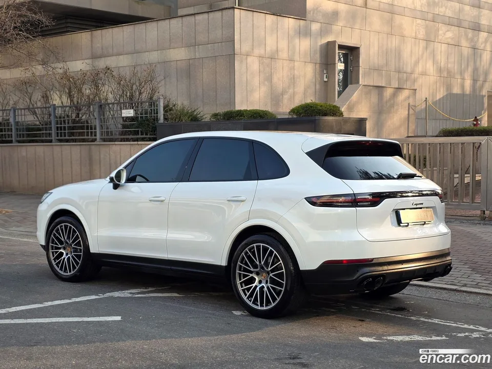 Porsche Cayenne 3.0 2022 — миниатюра 2