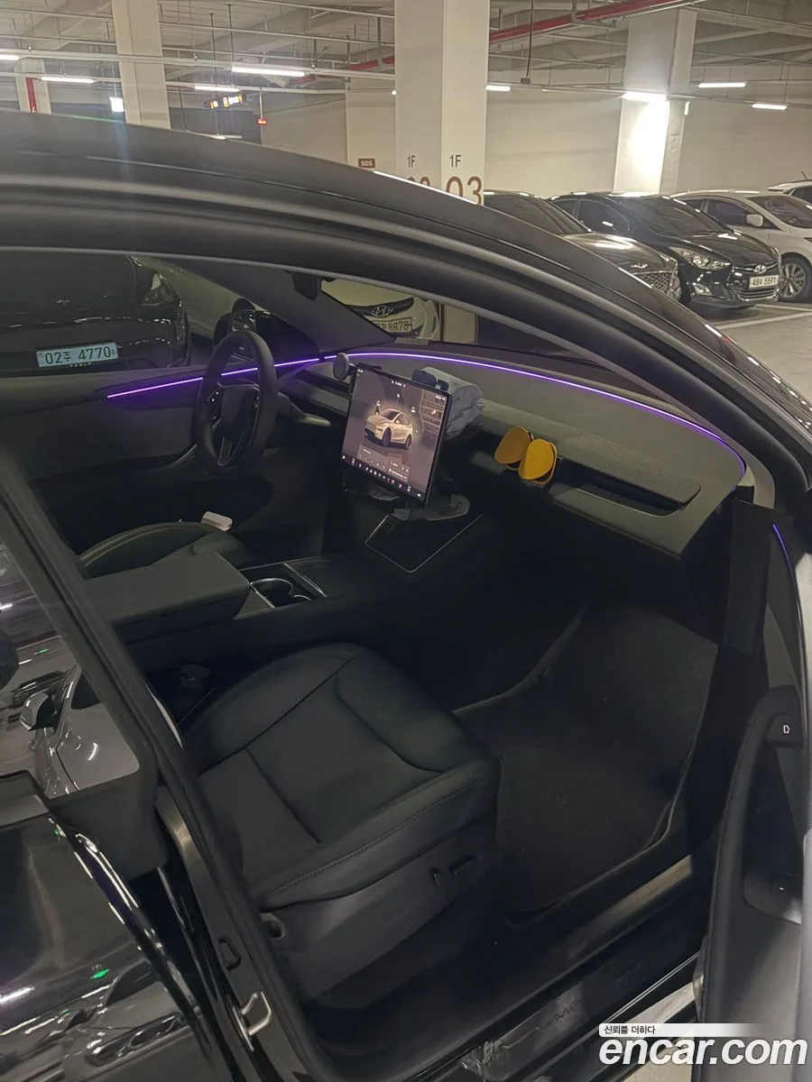 Tesla Model Y RWD 2025 — миниатюра 2