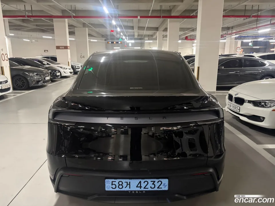 Tesla Model Y RWD 2025 — миниатюра 5