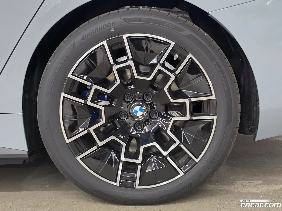 BMW i4 eDrive40 M 2026 — миниатюра 5