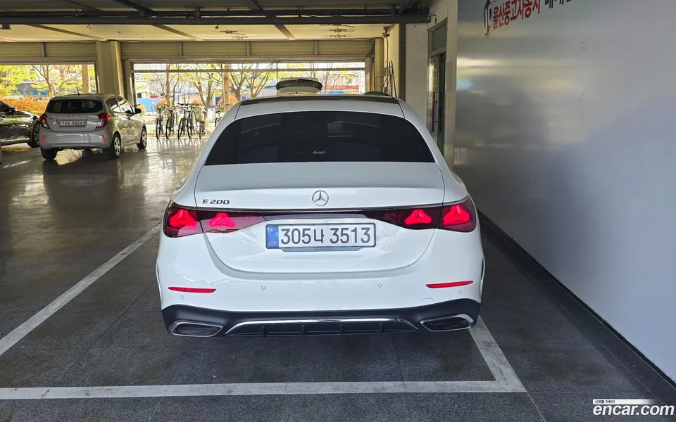 Mercedes-Benz E-Class E200 AMG Line 2025 — миниатюра 2