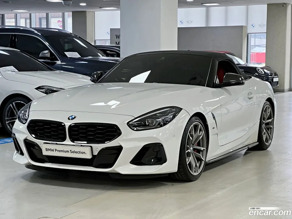 BMW Z4 M40i 2023 — фото 1, купить с доставкой в Москву