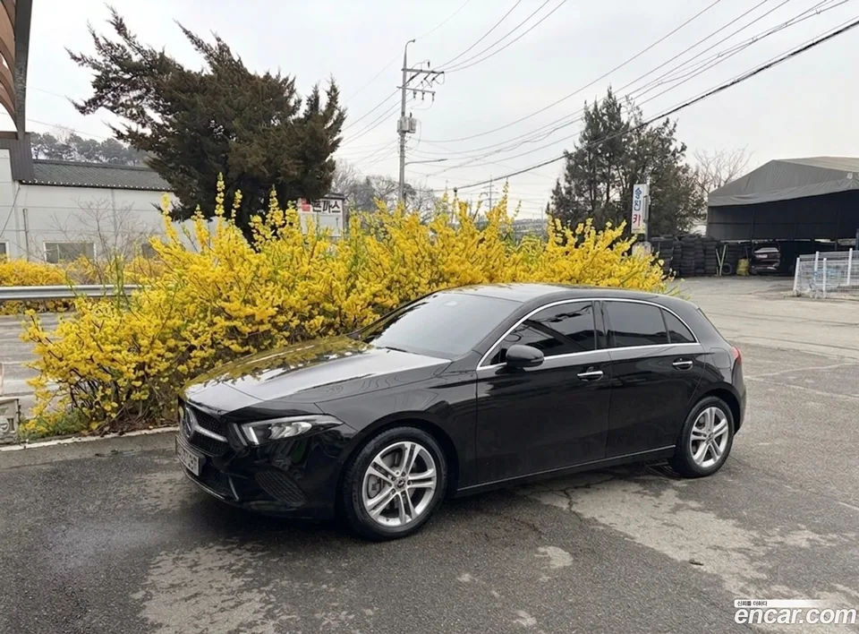 Mercedes-Benz A-Class A220 2024 — миниатюра 4