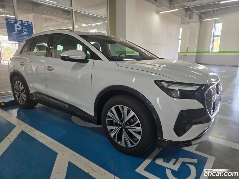 Audi Q4 e-tron (F4) 45 2025 — фото 1, купить с доставкой в Москву