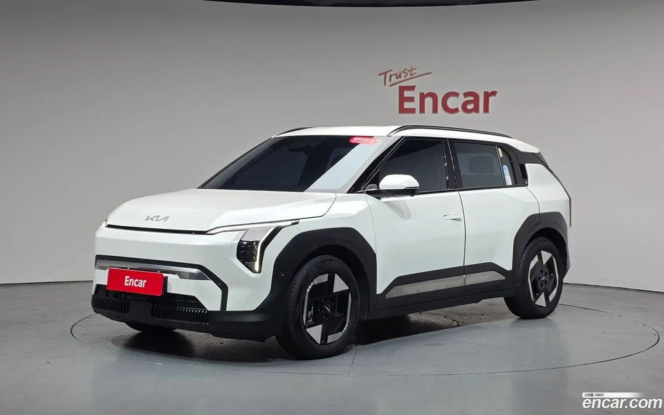 Kia EV3 2WD 2025 — фото 1, купить с доставкой в Москву