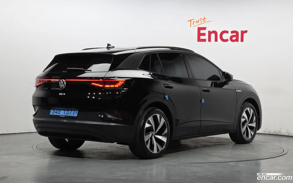 Volkswagen ID.4 2023 — миниатюра 2