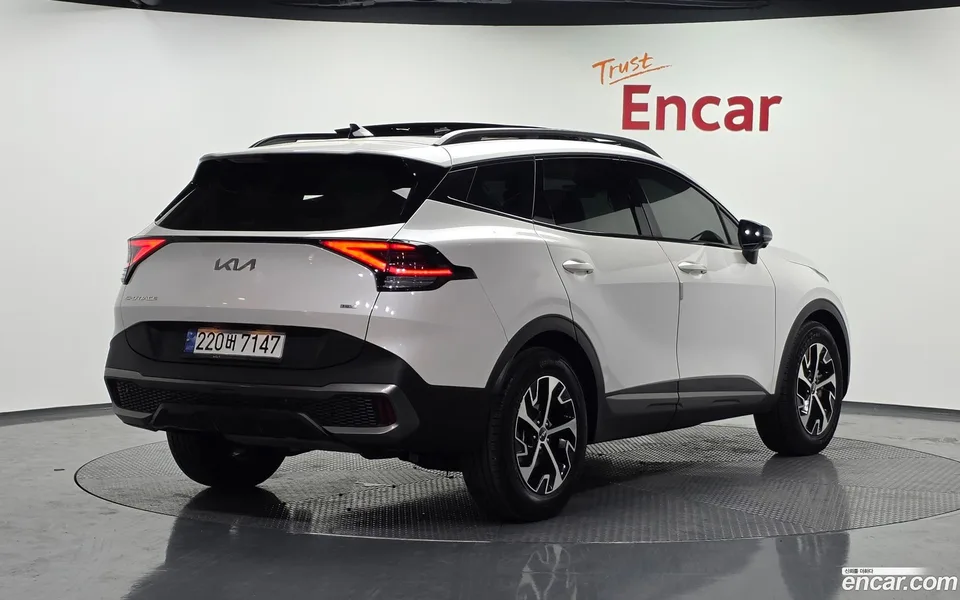 Kia Sportage Hybrid 2WD 2023 — миниатюра 2