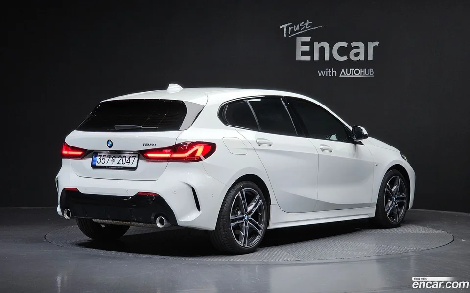 BMW 1 Series 120i M 2024 — миниатюра 2