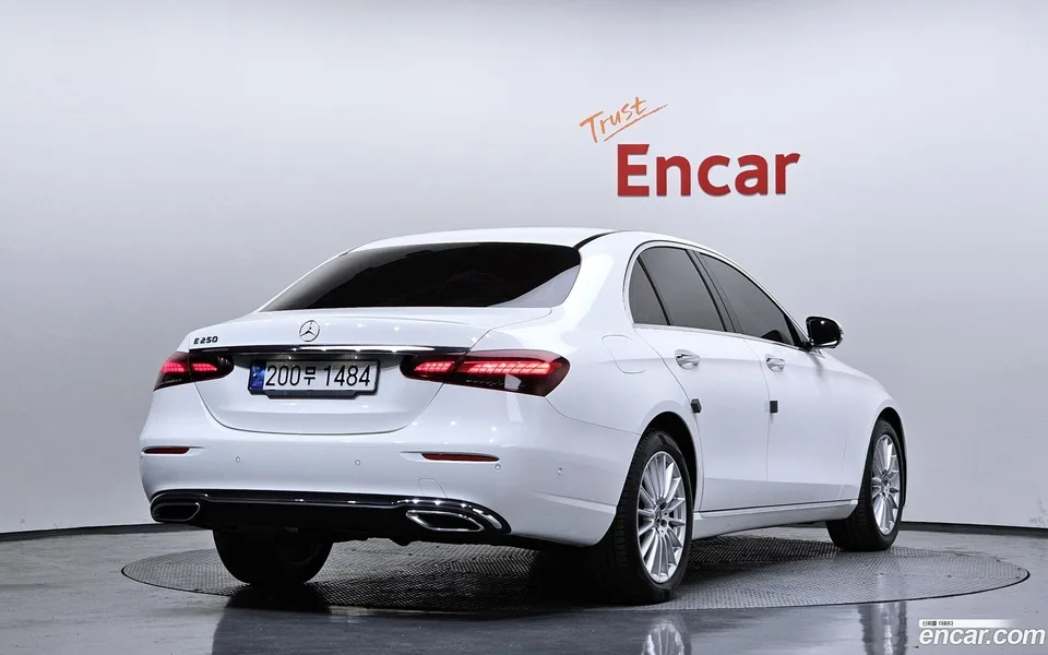 Mercedes-Benz E-Class E250 2023 — миниатюра 2