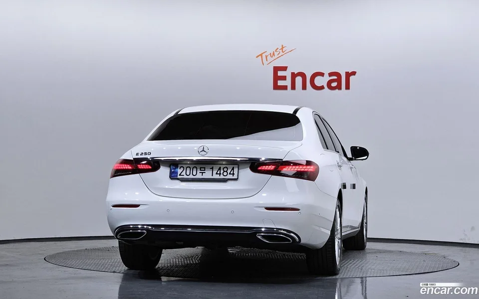Mercedes-Benz E-Class E250 2023 — миниатюра 4