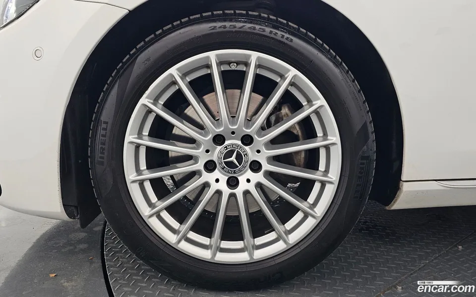Mercedes-Benz E-Class E250 2023 — миниатюра 5