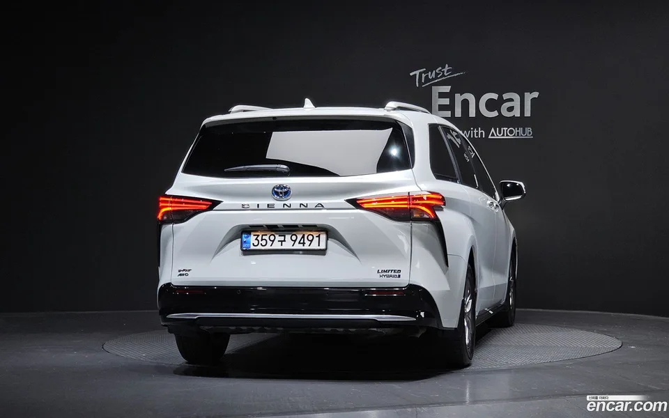 Toyota Sienna 2.5 AWD 2023 — миниатюра 4
