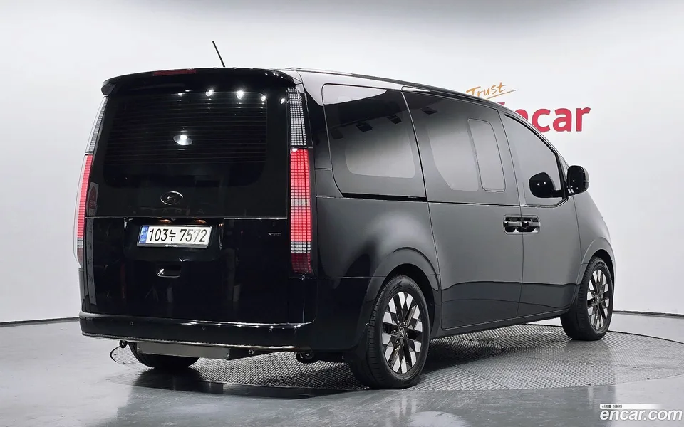 Hyundai Staria 4WD 2022 — миниатюра 2