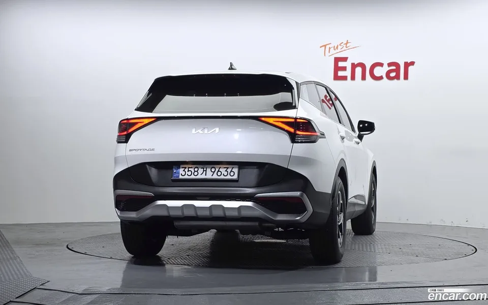 Kia Sportage 1.6 2WD 2024 — миниатюра 4