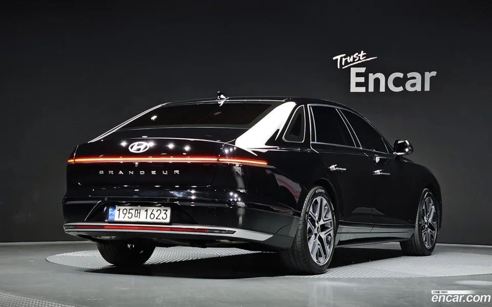 Hyundai Grandeur 2.5 2WD 2023 — миниатюра 2