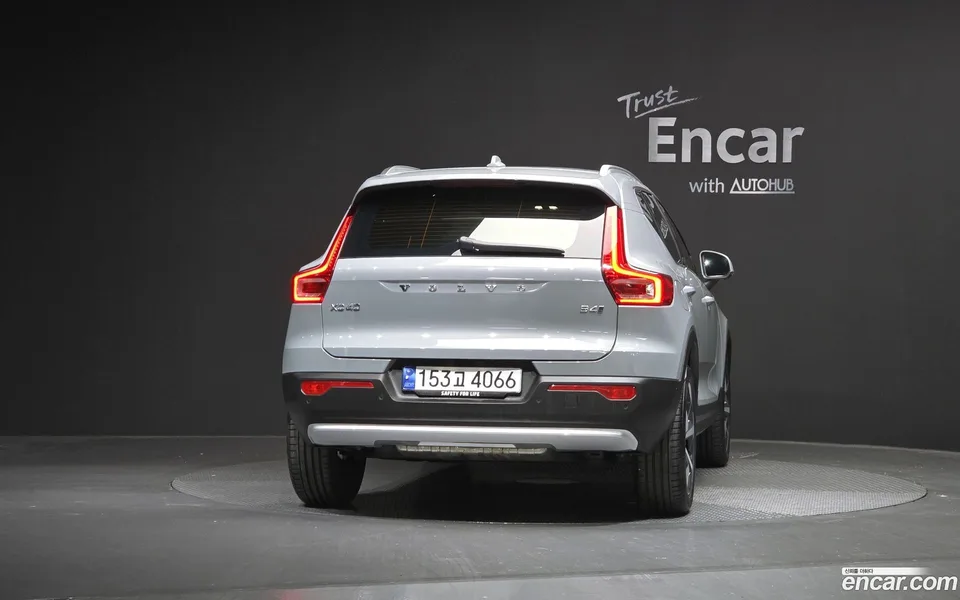 Volvo XC40 B4 2024 — миниатюра 4