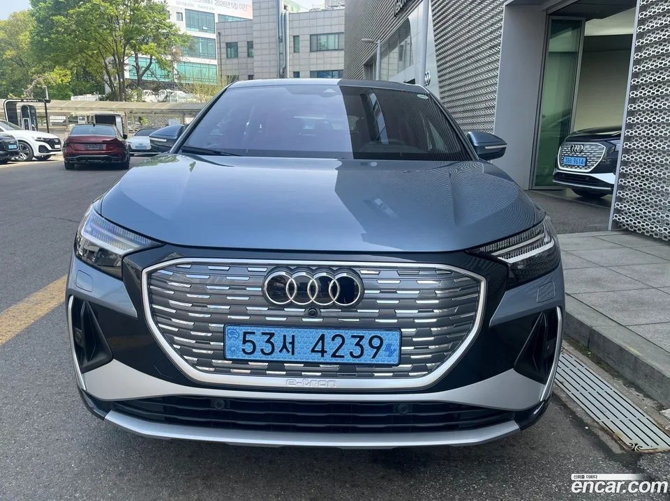 Audi Q4 e-tron 45 2025 — миниатюра 3