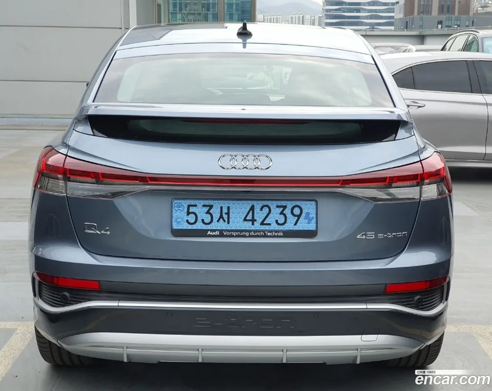 Audi Q4 e-tron (F4) 45 2025 — фото 1, купить с доставкой в Москву