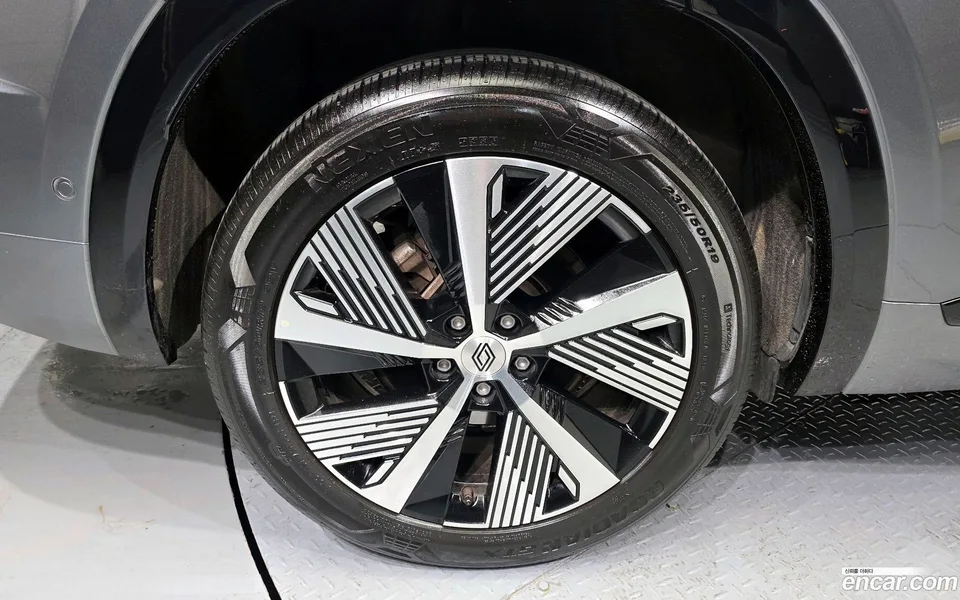Renault Samsung Grand Koleos 1.5 E-TECH 2WD 2025 — миниатюра 5