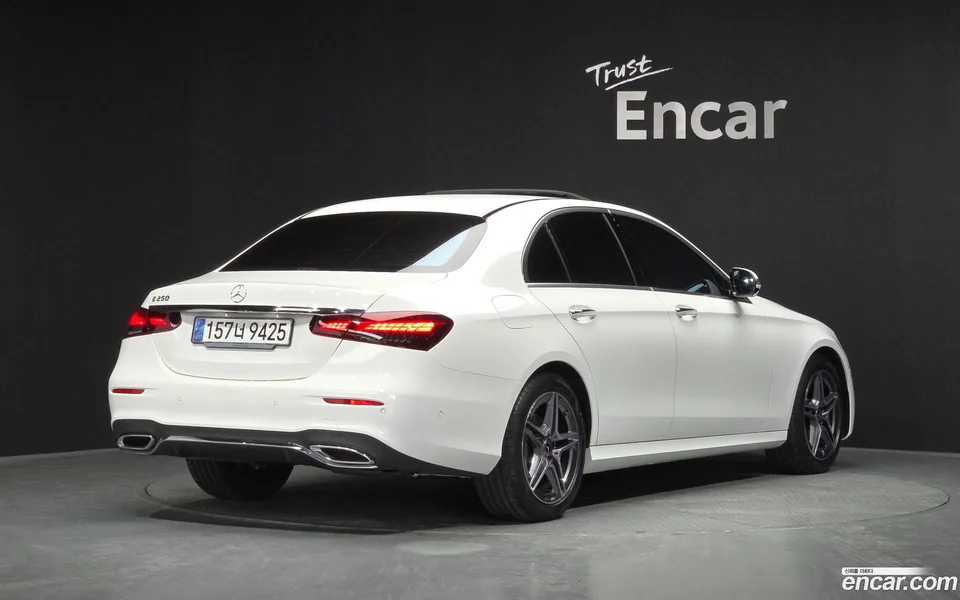 Mercedes-Benz E-Class E250 AMG Line 2023 — миниатюра 2