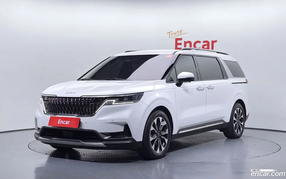 Kia Carnival 7 2023 — фото 1, купить с доставкой в Москву
