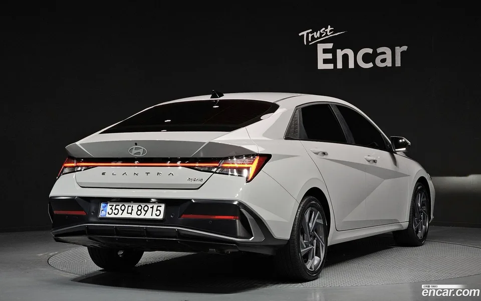 Hyundai Avante CN7 Hybrid 2024 — миниатюра 2