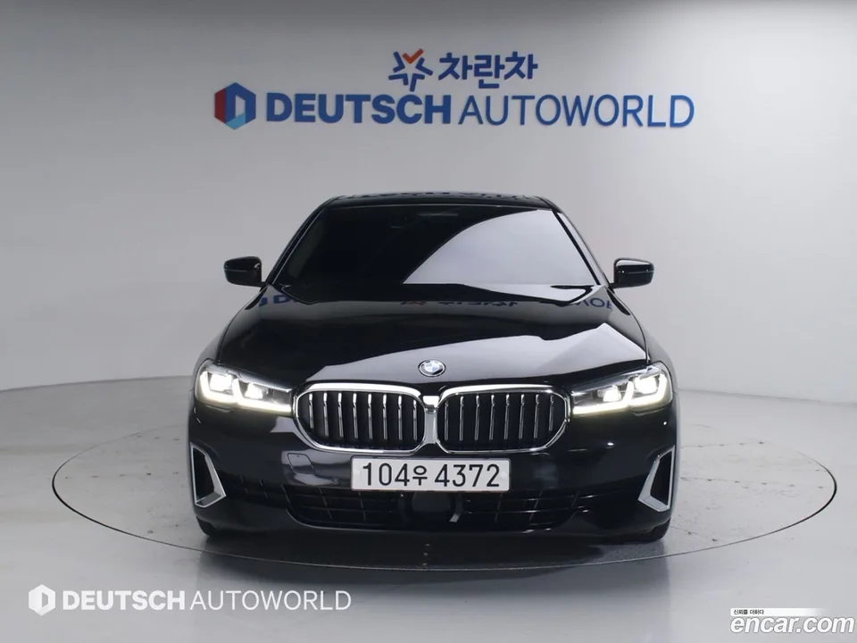 BMW 5 Series 523d xDrive 2022 — миниатюра 3