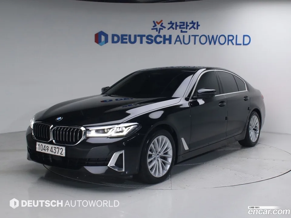 BMW 5 Series 523d xDrive 2022 — фото 1, купить с доставкой в Москву