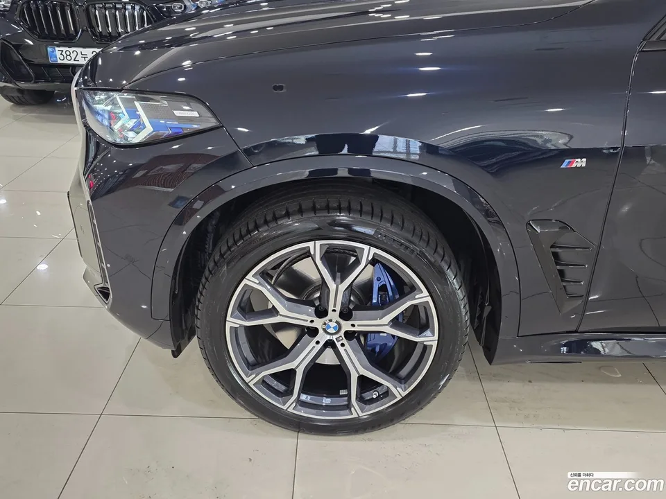 BMW X5 xDrive 40i M 2025 — миниатюра 5