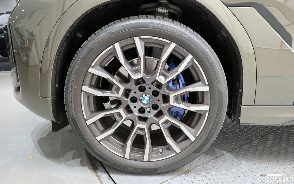 BMW X6 xDrive40i M 2024 — миниатюра 5