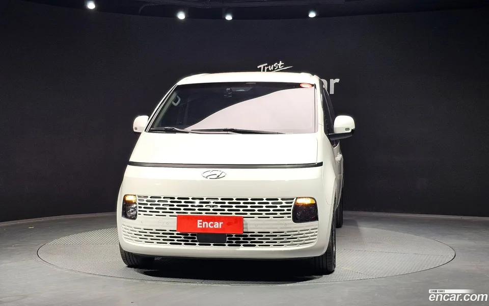 Hyundai Staria 5 2023 — миниатюра 3