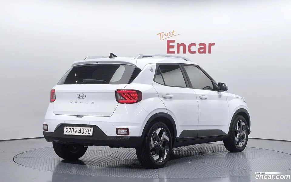 Hyundai Venue 1.6 2023 — миниатюра 2