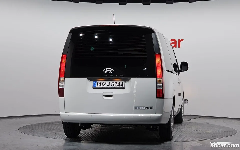 Hyundai Staria 5 2024 — миниатюра 4