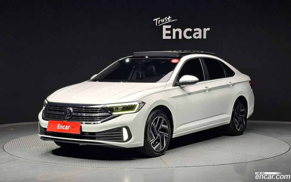 Volkswagen Jetta 1.5 TSI 2023 — фото 1, купить с доставкой в Москву