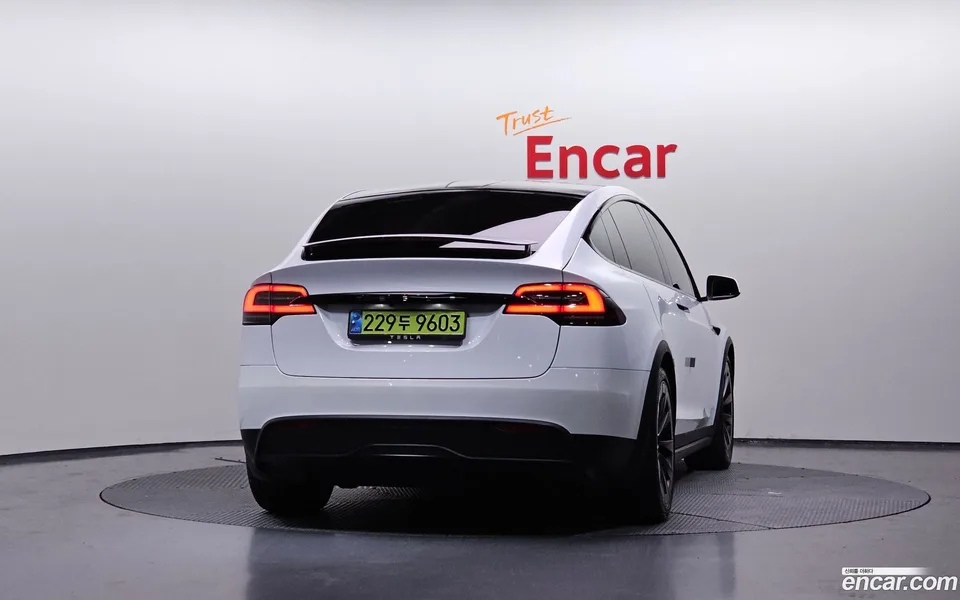 Tesla Model X AWD 2024 — миниатюра 4