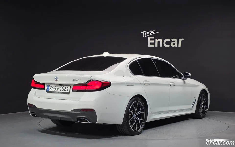 BMW 5 Series 530i M 2022 — миниатюра 2