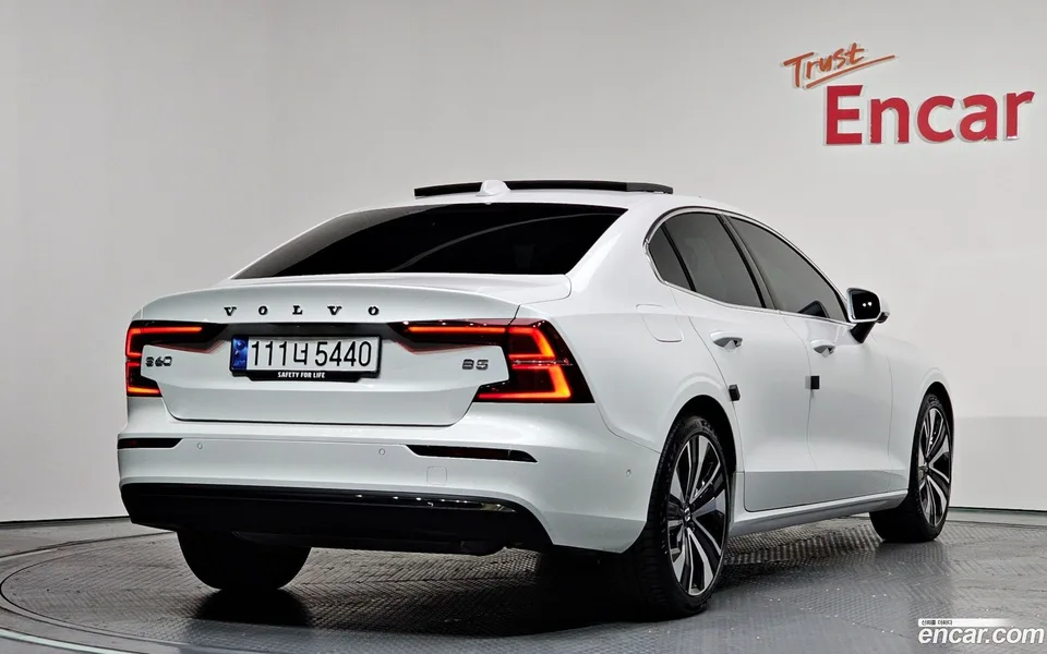 Volvo S60 B5 2023 — миниатюра 2
